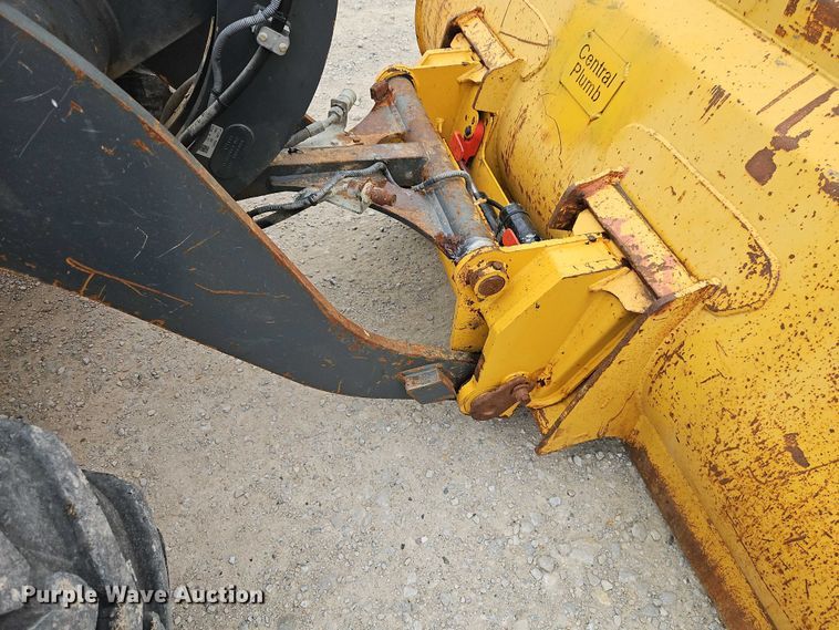 image for item EO7263 2016 John Deere 324K wheel loader