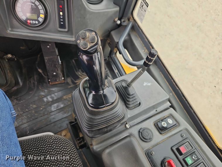 image for item EO7263 2016 John Deere 324K wheel loader