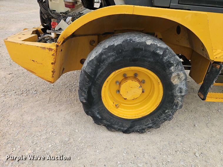 image for item EO7263 2016 John Deere 324K wheel loader