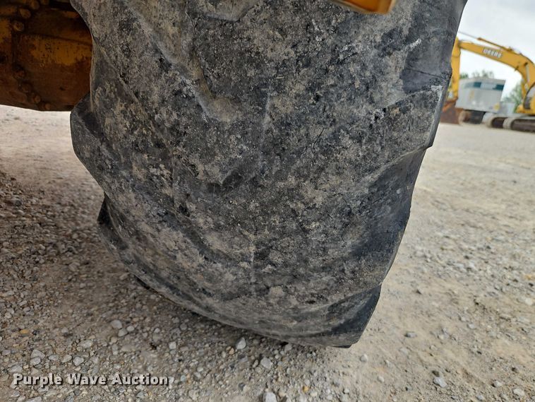 image for item EO7263 2016 John Deere 324K wheel loader