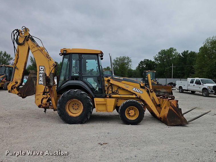 image for item EO7264 2001 John Deere 410G backhoe