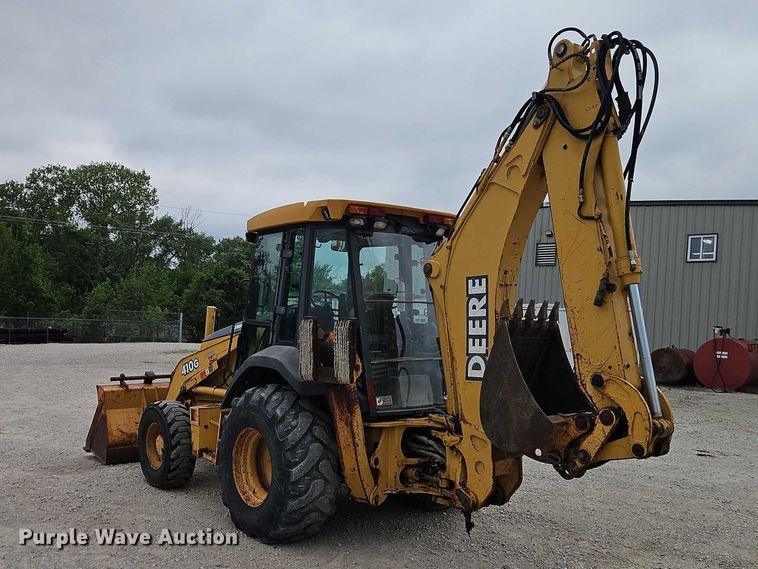 image for item EO7264 2001 John Deere 410G backhoe