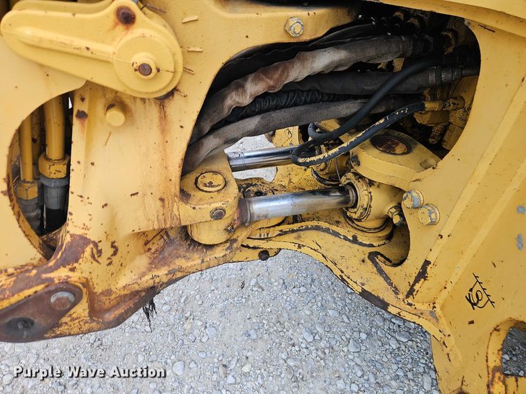 image for item EO7264 2001 John Deere 410G backhoe
