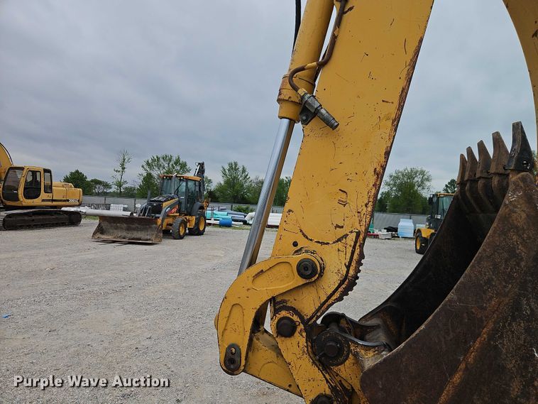 image for item EO7264 2001 John Deere 410G backhoe