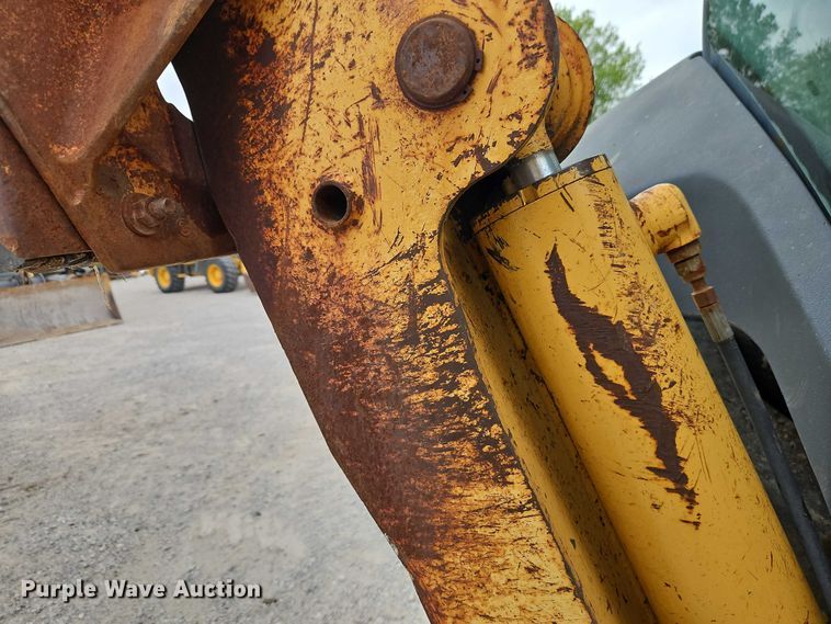 image for item EO7264 2001 John Deere 410G backhoe