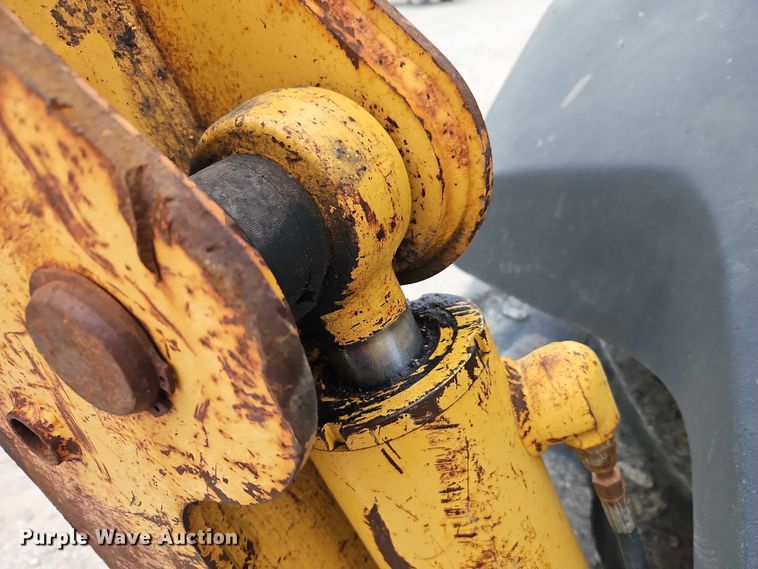 image for item EO7264 2001 John Deere 410G backhoe