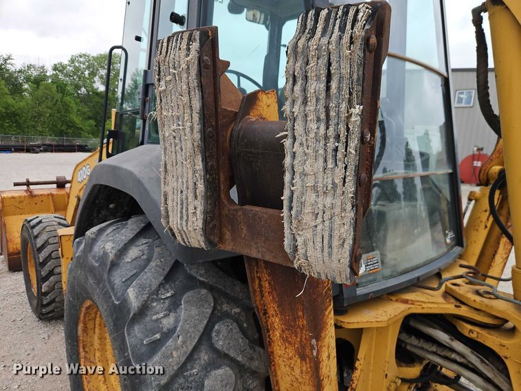 image for item EO7264 2001 John Deere 410G backhoe