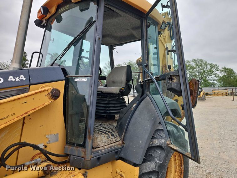 image for item EO7264 2001 John Deere 410G backhoe