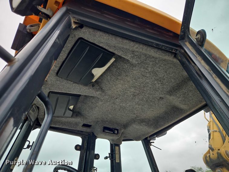 image for item EO7264 2001 John Deere 410G backhoe