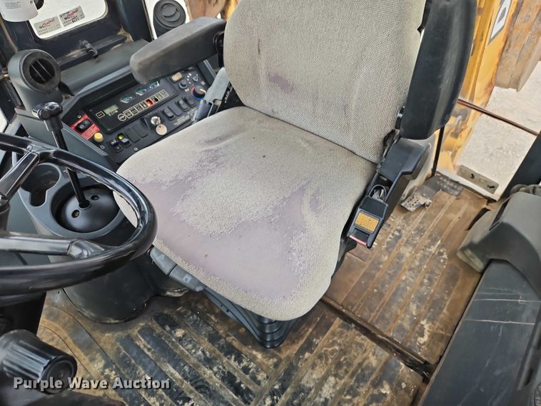 image for item EO7264 2001 John Deere 410G backhoe