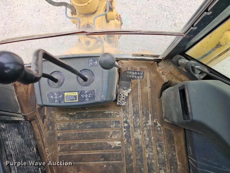 image for item EO7264 2001 John Deere 410G backhoe
