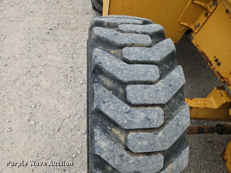image for item EO7264 2001 John Deere 410G backhoe