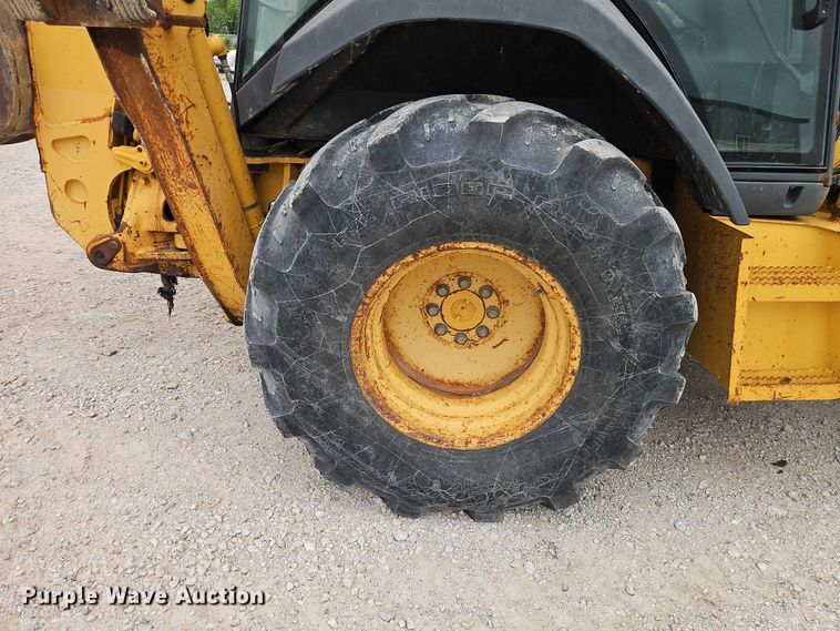 image for item EO7264 2001 John Deere 410G backhoe