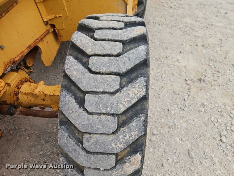 image for item EO7264 2001 John Deere 410G backhoe