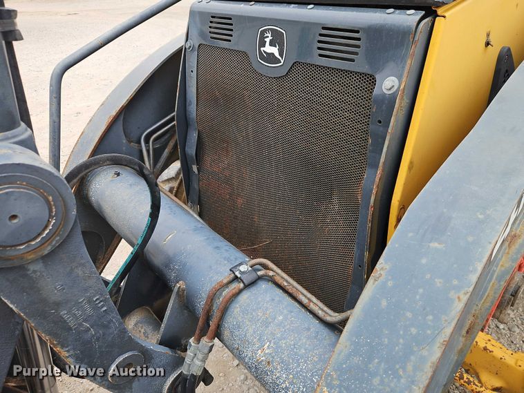 image for item EO7265 2013 John Deere 410K backhoe