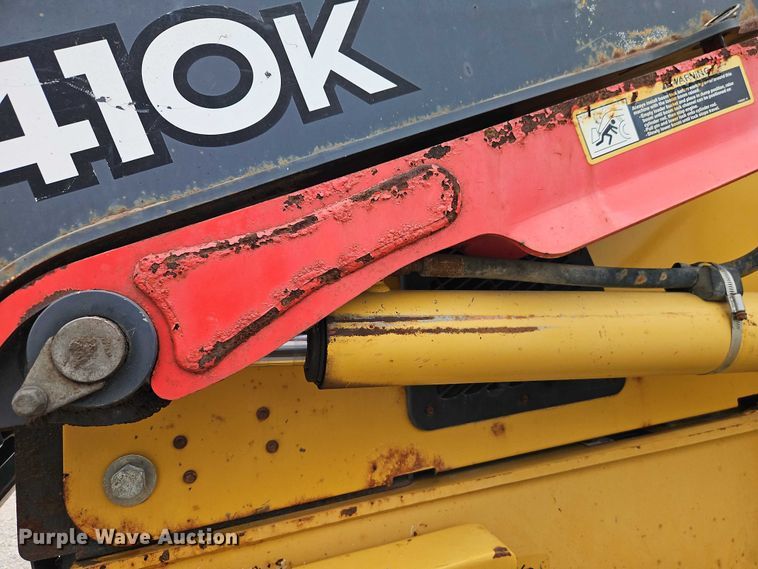 image for item EO7265 2013 John Deere 410K backhoe