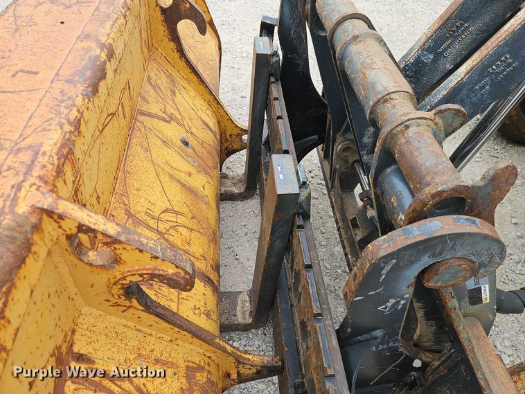 image for item EO7265 2013 John Deere 410K backhoe