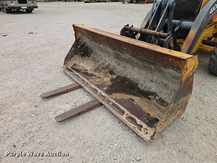 image for item EO7265 2013 John Deere 410K backhoe