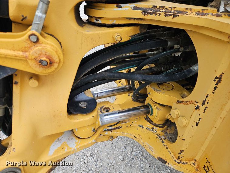 image for item EO7265 2013 John Deere 410K backhoe