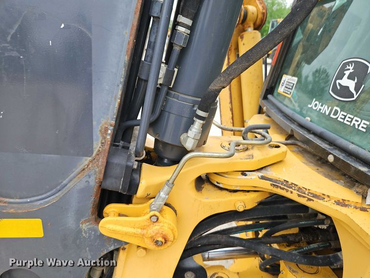 image for item EO7265 2013 John Deere 410K backhoe