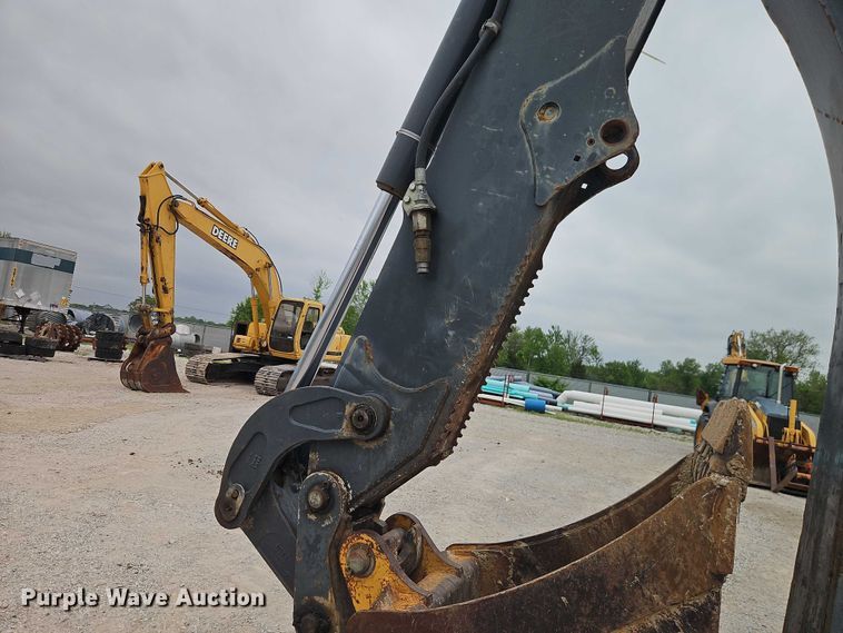image for item EO7265 2013 John Deere 410K backhoe