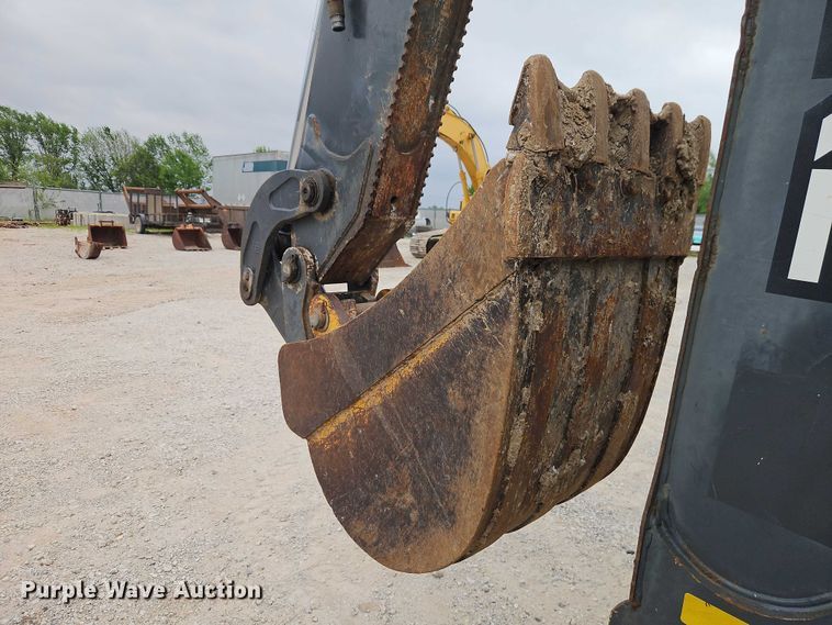 image for item EO7265 2013 John Deere 410K backhoe