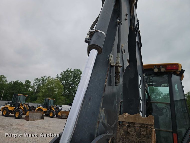 image for item EO7265 2013 John Deere 410K backhoe