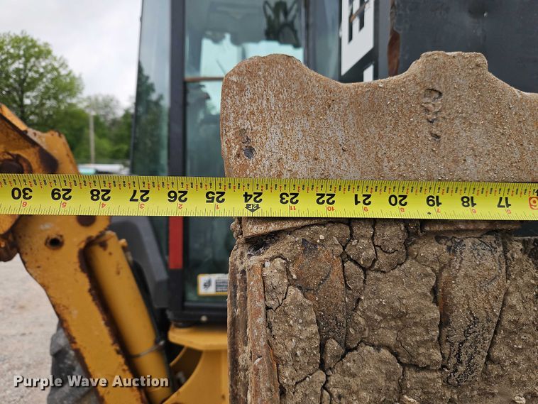 image for item EO7265 2013 John Deere 410K backhoe