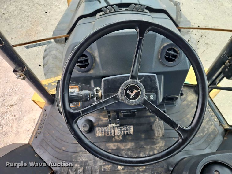 image for item EO7265 2013 John Deere 410K backhoe