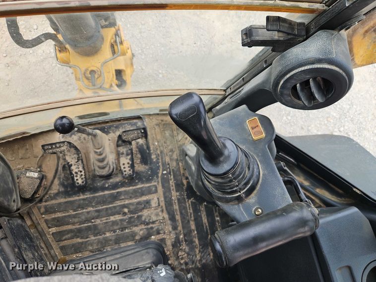 image for item EO7265 2013 John Deere 410K backhoe