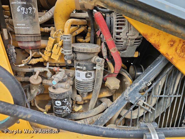image for item EO7265 2013 John Deere 410K backhoe