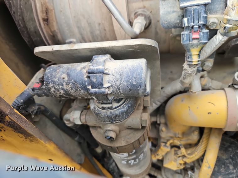 image for item EO7265 2013 John Deere 410K backhoe
