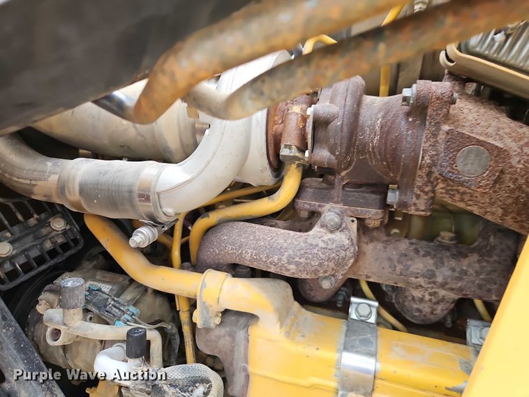 image for item EO7265 2013 John Deere 410K backhoe