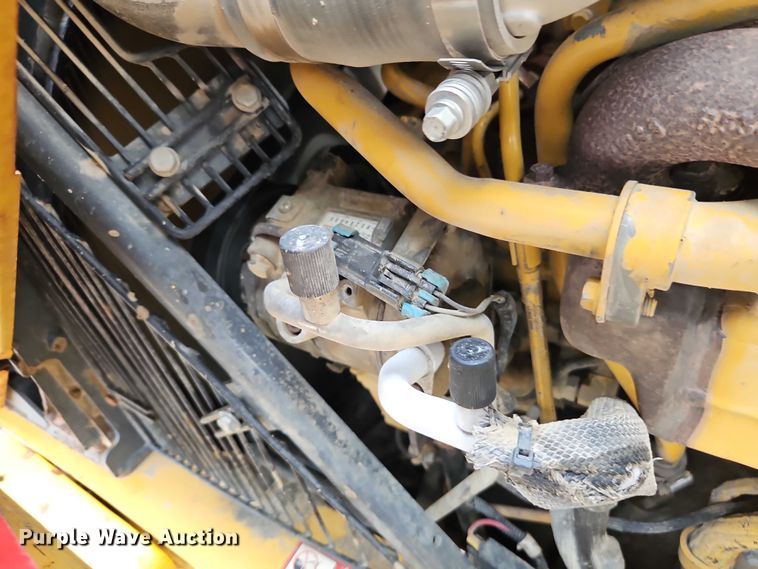 image for item EO7265 2013 John Deere 410K backhoe