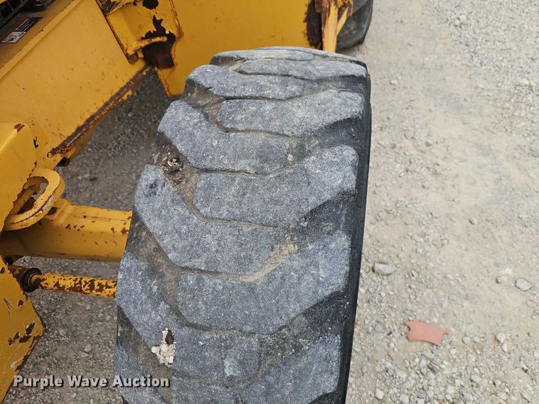 image for item EO7265 2013 John Deere 410K backhoe
