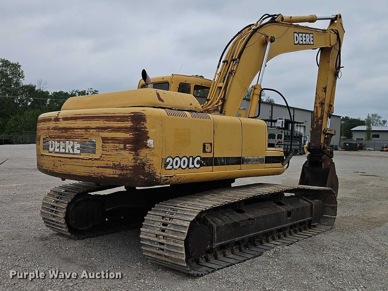 image for item EO7266 1998 John Deere 200LC excavator