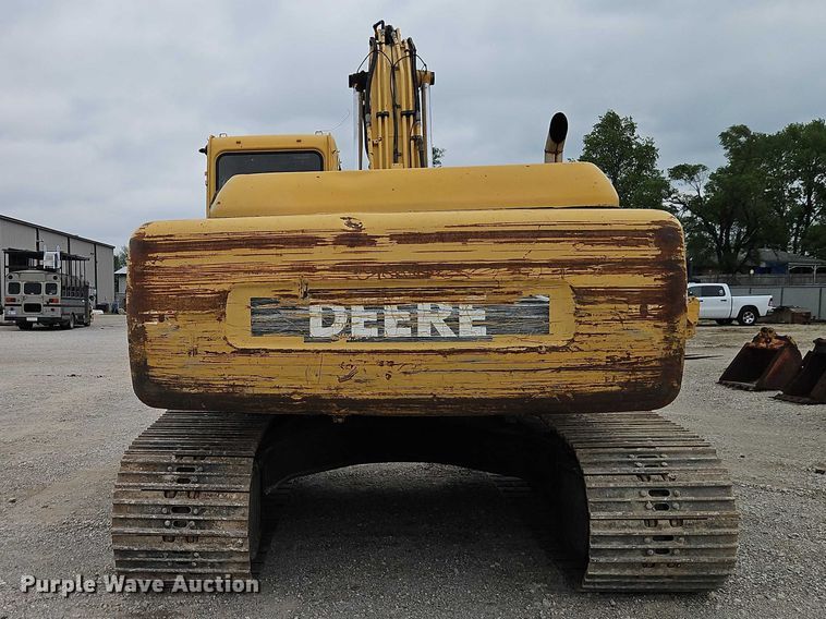 image for item EO7266 1998 John Deere 200LC excavator