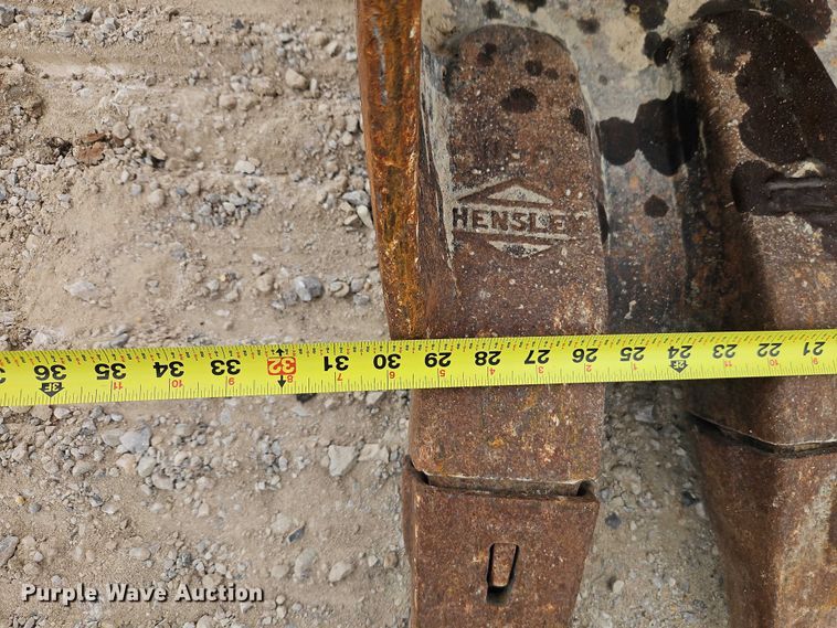 image for item EO7266 1998 John Deere 200LC excavator