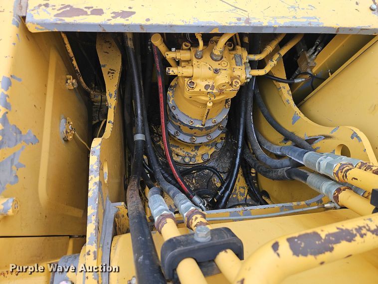 image for item EO7266 1998 John Deere 200LC excavator