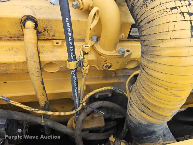 image for item EO7266 1998 John Deere 200LC excavator