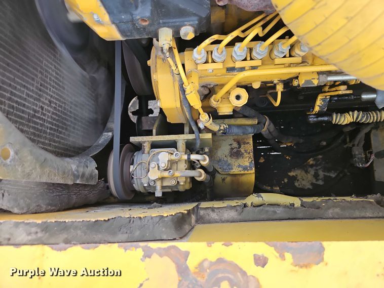 image for item EO7266 1998 John Deere 200LC excavator