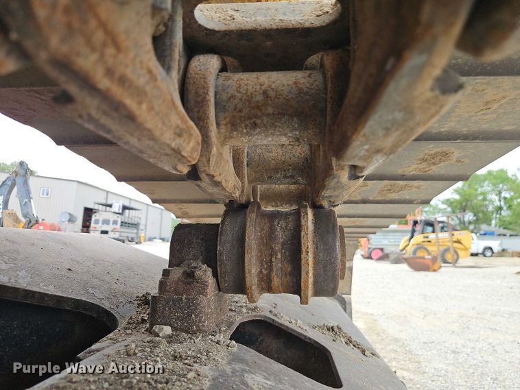 image for item EO7266 1998 John Deere 200LC excavator