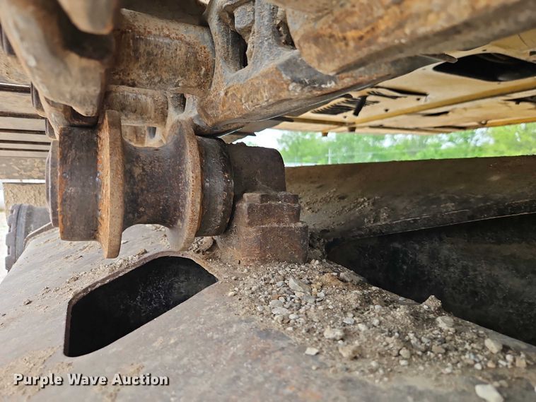 image for item EO7266 1998 John Deere 200LC excavator