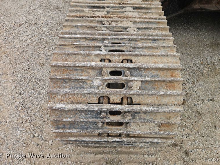 image for item EO7266 1998 John Deere 200LC excavator