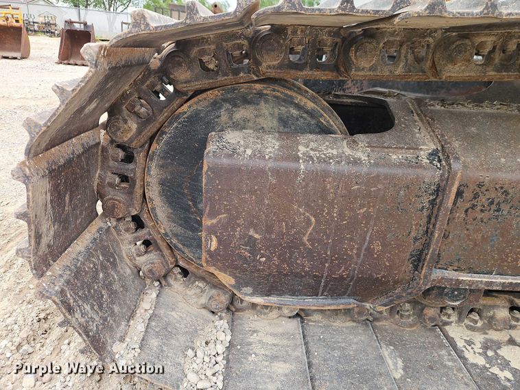 image for item EO7266 1998 John Deere 200LC excavator