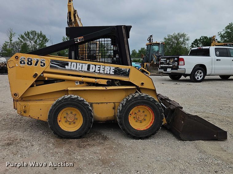 image for item EO7267 1998 John Deere 8875 skid steer loader