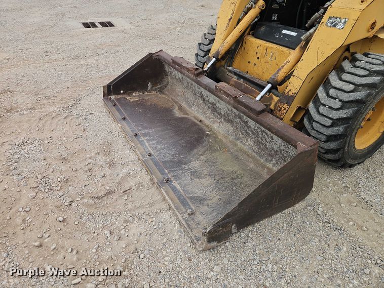 image for item EO7267 1998 John Deere 8875 skid steer loader