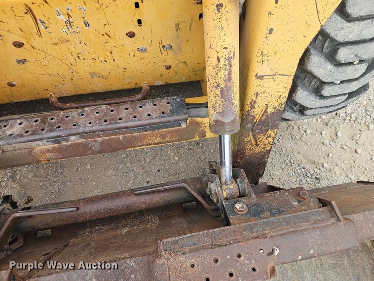 image for item EO7267 1998 John Deere 8875 skid steer loader