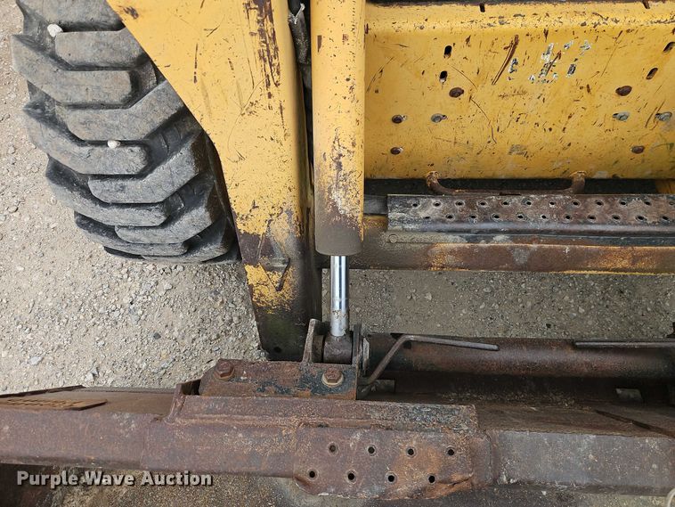 image for item EO7267 1998 John Deere 8875 skid steer loader