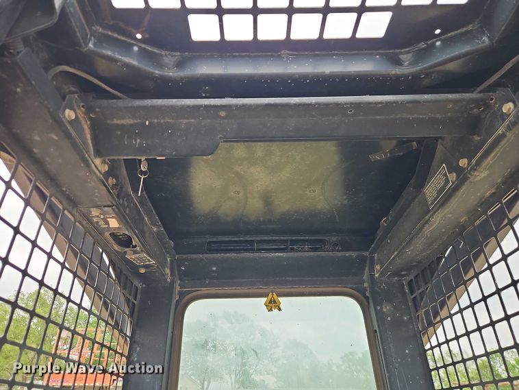 image for item EO7267 1998 John Deere 8875 skid steer loader